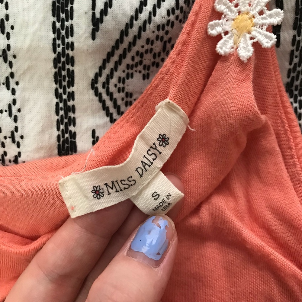 Peach colored daisy dress - Picture 3 of 8